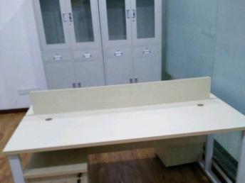 成都辦公家具廠家直銷與專業(yè)訂制服務(wù)